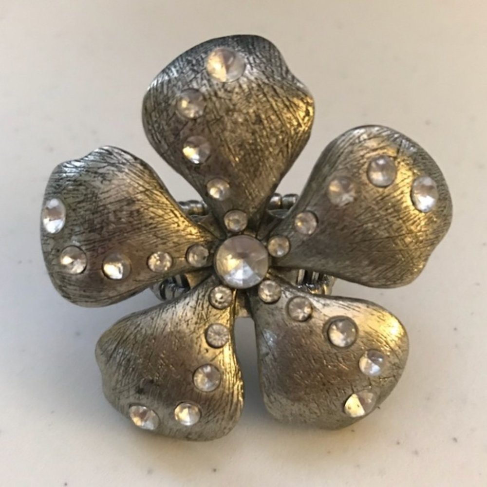 5/$15 Silver Flower Cocktail Ring with Sparkle